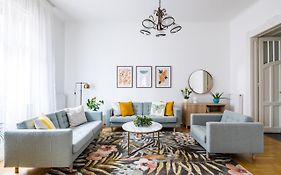 Captain Buda Apartment